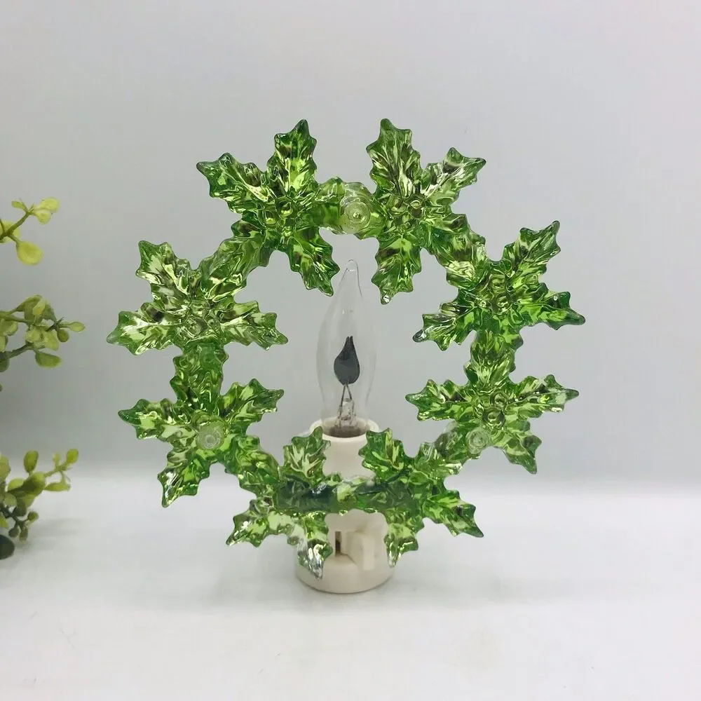 Holiday Wreath Night Light Green Flickering Light 5 inches